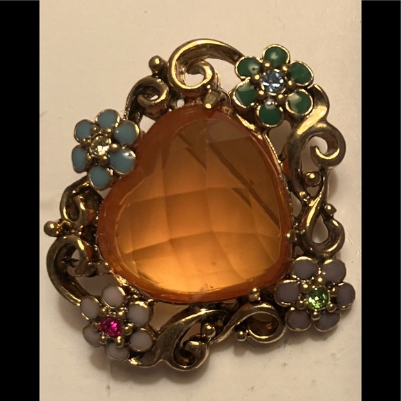 New beautiful heart brooch in box - Picture 2 of 5